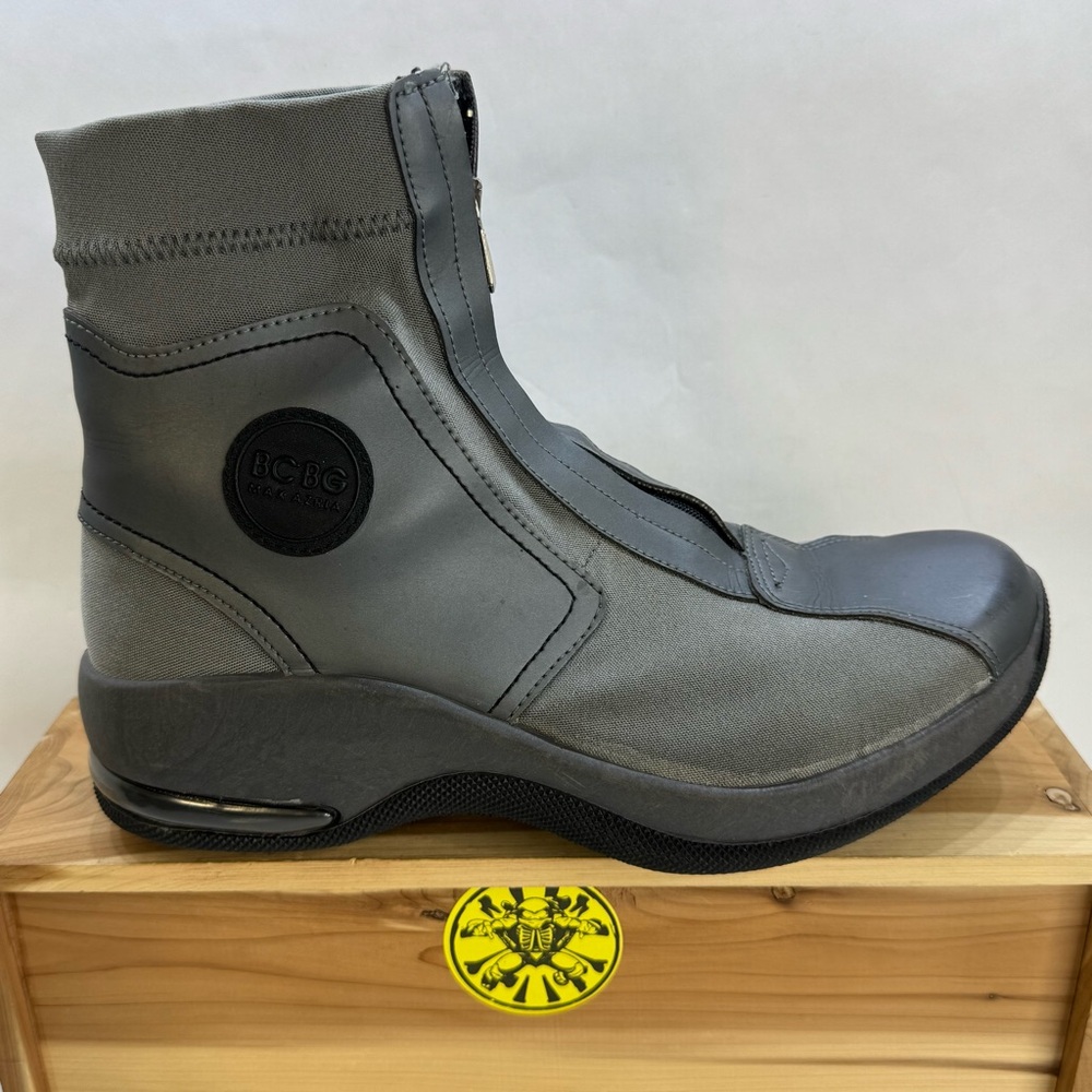 bcbg maxazria Grey sport boots High Zip Women’s Size 8